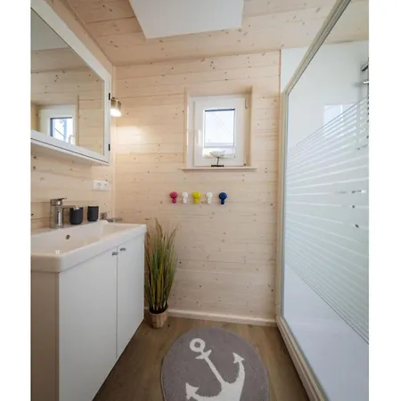 Houseboat Grey Seal Comfortable Vacation Tekne Heiligenhafen