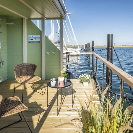 Houseboat Grey Seal Comfortable Vacation