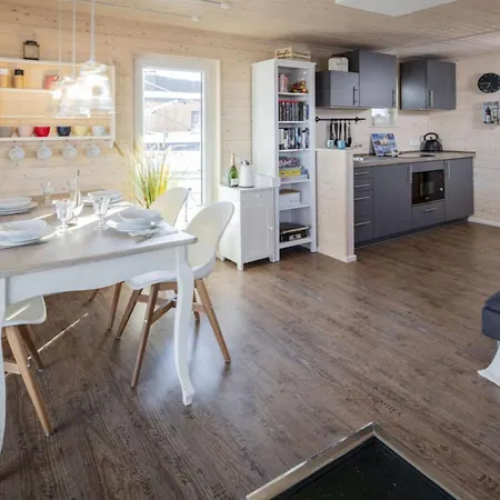 Houseboat Grey Seal Comfortable Vacation Båthotell *